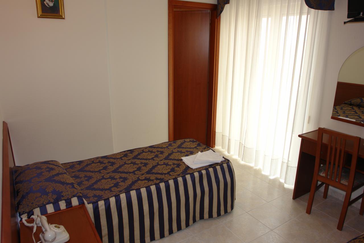 Hotel Di Cosmo San Giovanni Rotondo Exterior photo